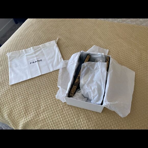 NWT FRAME Le Montauk Criss Cross Sandals, Size 39 Euro/8.5 US, Python Multi - Picture 9 of 10